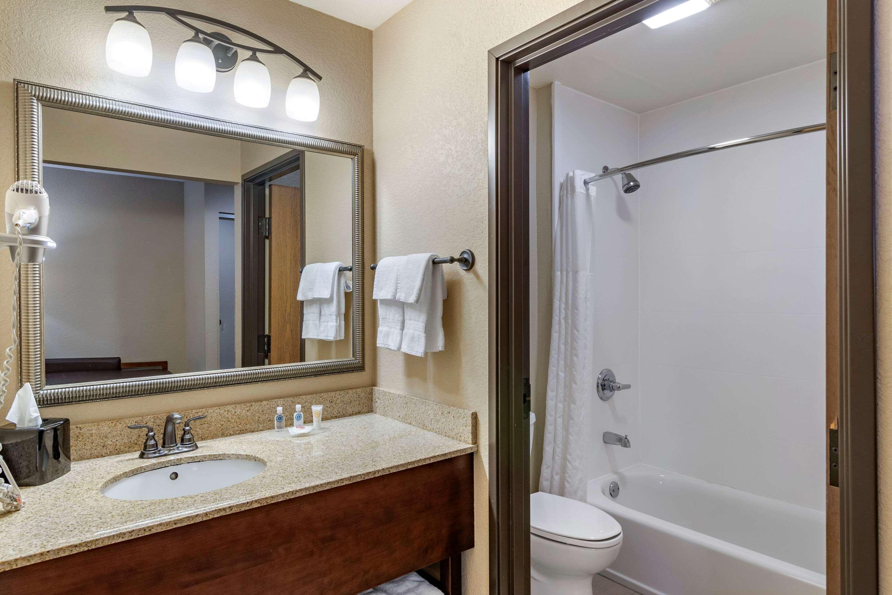 Comfort Inn & Suites Blue Ridge Exteriör bild