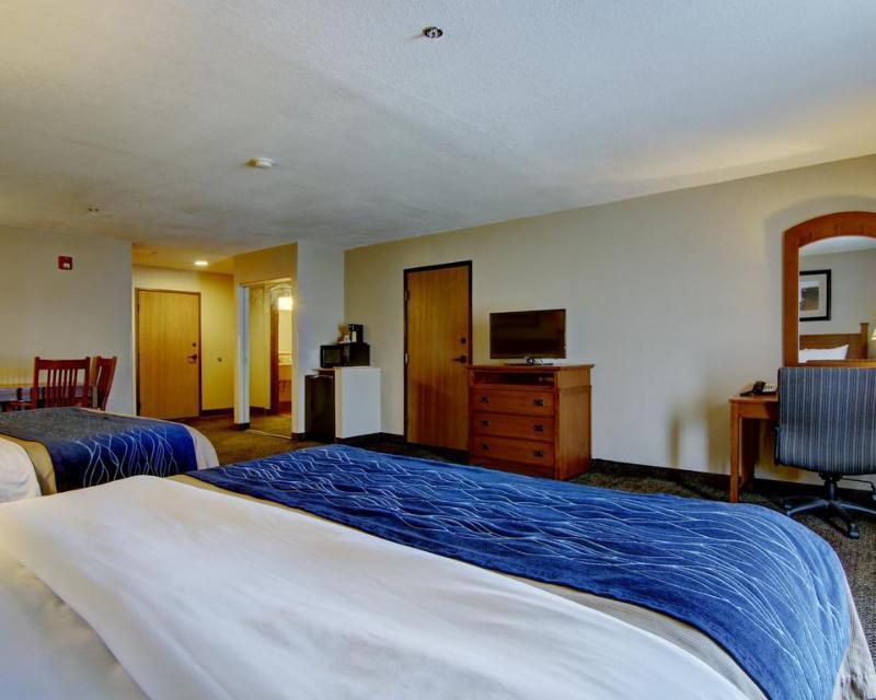 Comfort Inn & Suites Blue Ridge Exteriör bild
